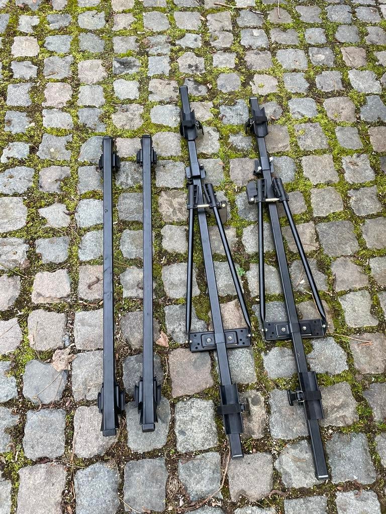 Barres de toit universelles + porte-vélos, Autos : Divers, Enlèvement ou Envoi, 2 vélos, Utilisé, Galerie de toit