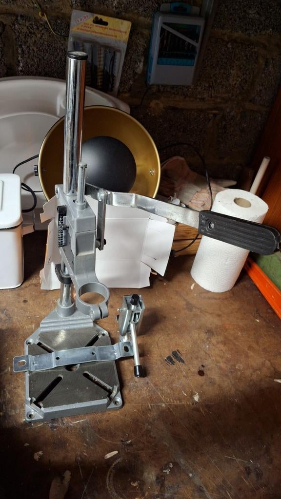 support de perceuse ( ADW ), Articles professionnels, Machines & Construction | Travail du métal, Enlèvement