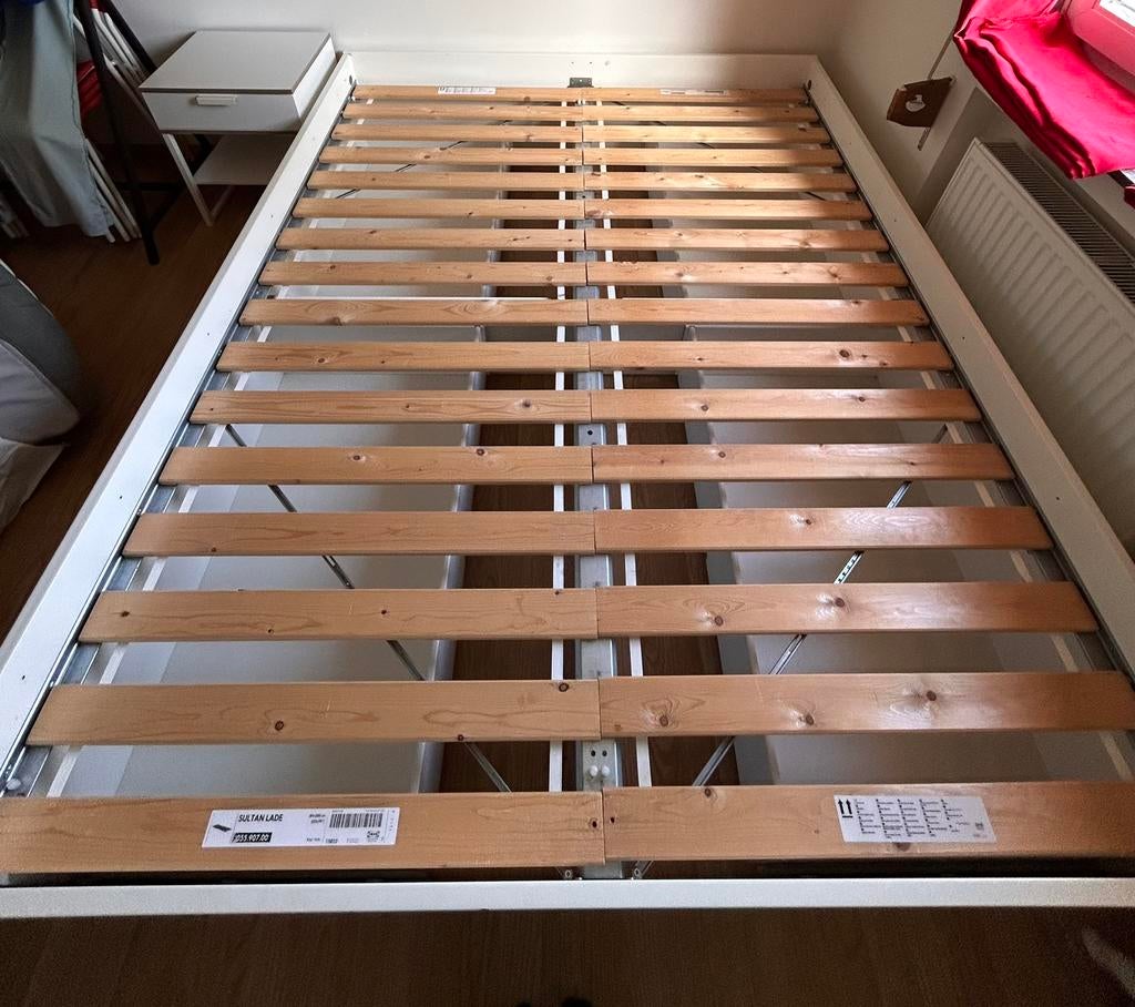 Lit 160X200 cm et table de chevet de chez Ikea, Enlèvement, Utilisé, Blanc, 160 cm