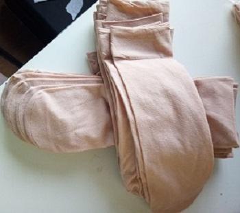 18 paires de soquettes neuves taille unique   9€, Vêtements | Femmes, Chaussettes & Bas, Neuf, Enlèvement ou Envoi, Beige, Autres tailles