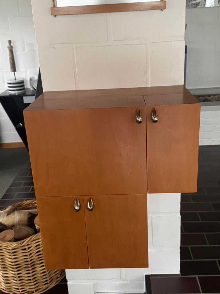 Zwevende CD kast in hout, Ophalen, Zo goed als nieuw, Hedendaags