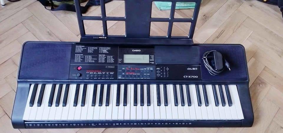 Casio CT-X700, Muziek en Instrumenten, Keyboards, Ophalen, Casio, 61 toetsen, Zo goed als nieuw