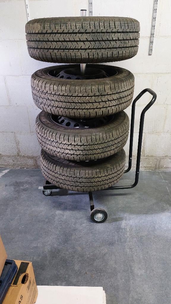 wiel stockage kar mobiel, Ophalen