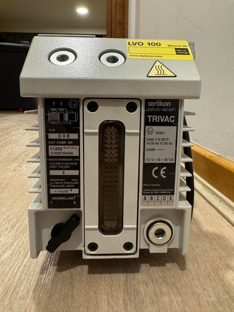 Leybold TRIVAC D8B vacuümpomp – 8 m³/u – werkend (3 stuks), Ophalen
