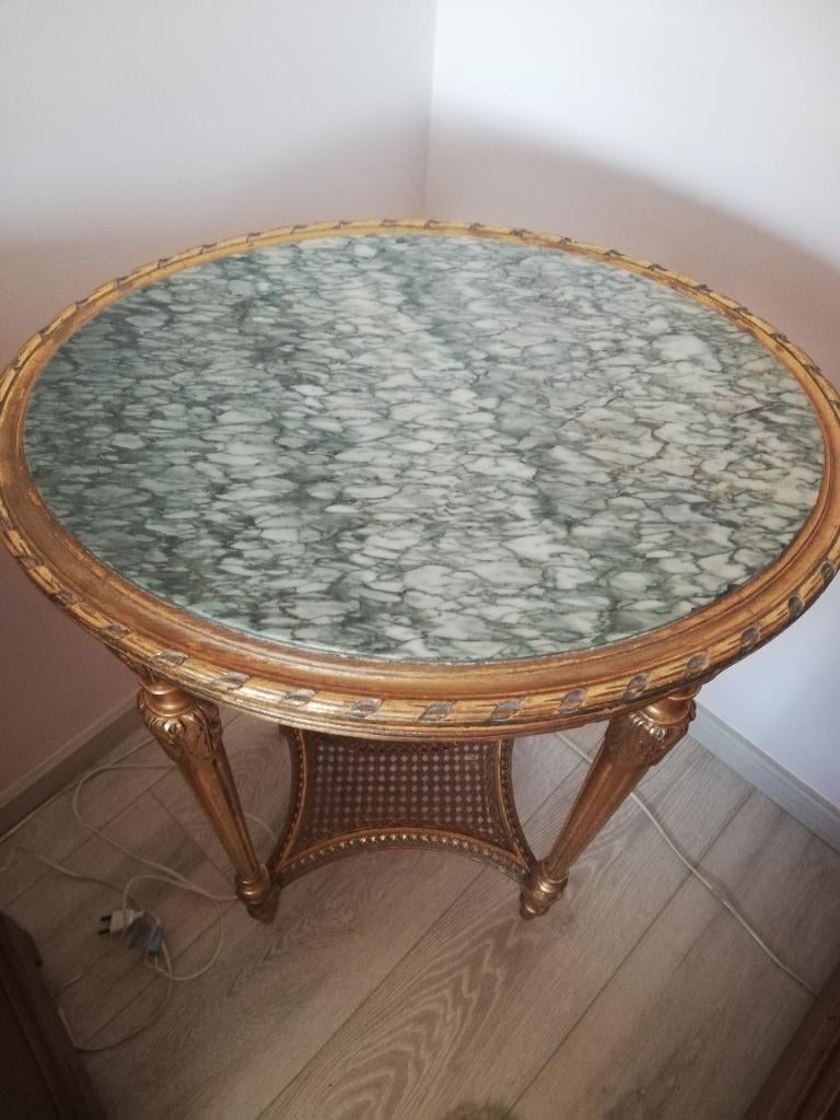 Guéridon fin 19e, Enlèvement