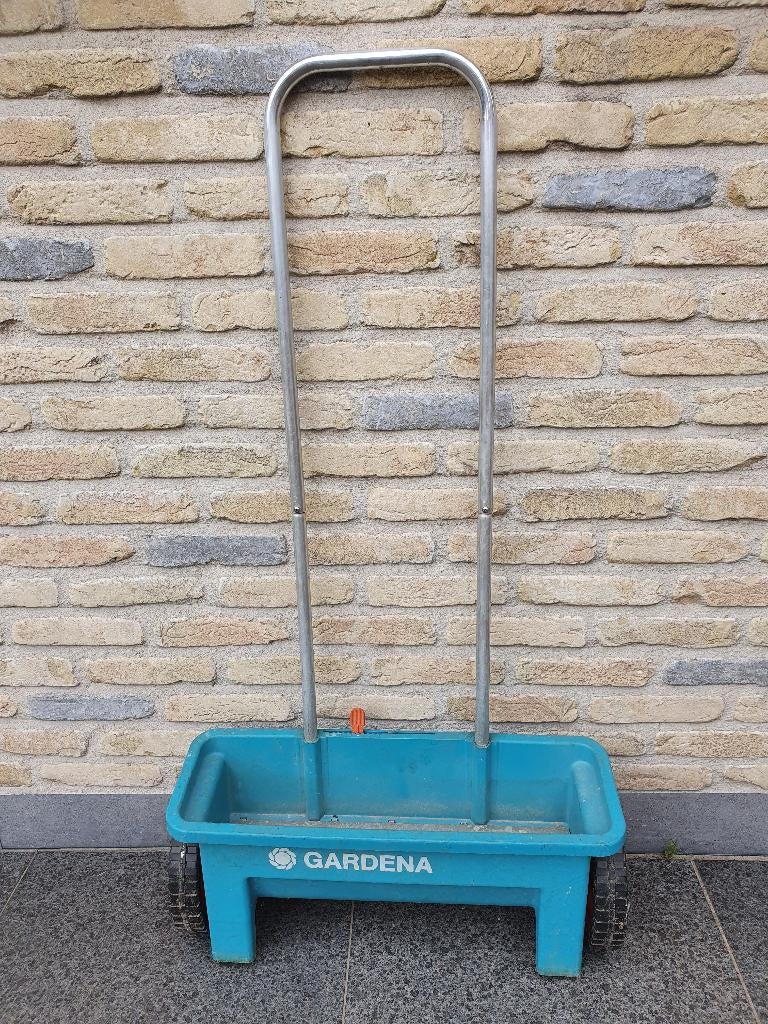 Strooiwagen - Gardena, Ophalen