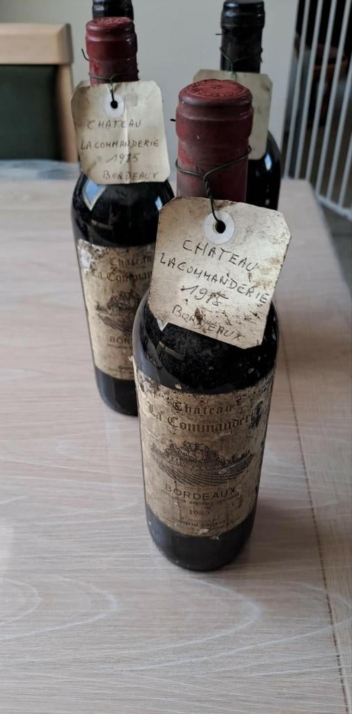 Bouteilles de vin d'époque, Enlèvement ou Envoi