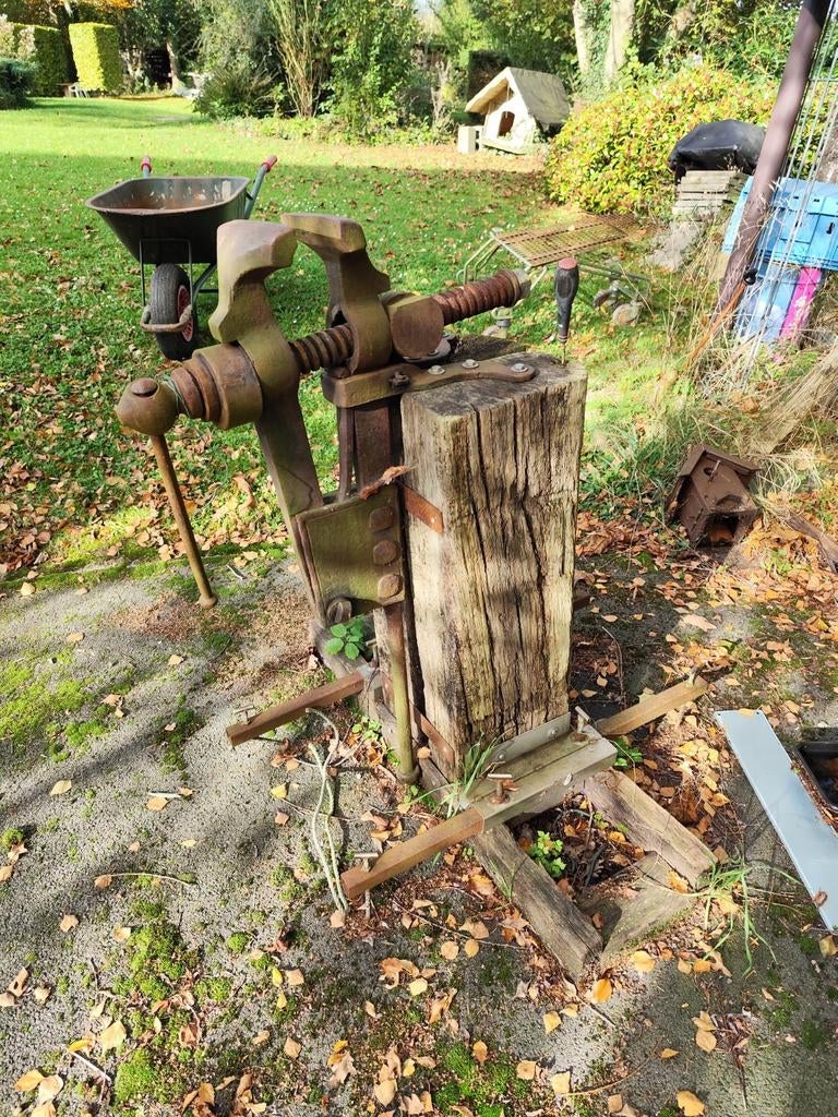 Bankschroef voor smid, Ophalen