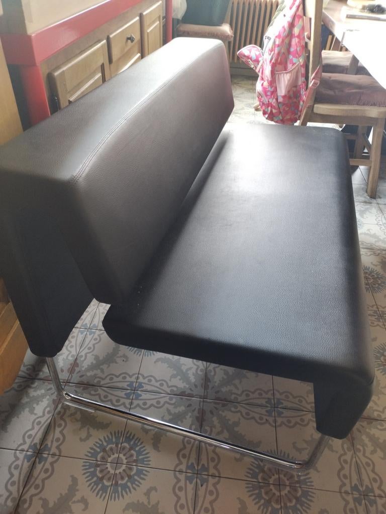 Bankje met bijhorend glazen tafeltje, Ophalen