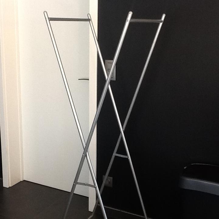 Ik zoek idem droogrek / kledingrek, Huis en Inrichting, Woonaccessoires | Kapstokken, Ophalen of Verzenden, Zo goed als nieuw