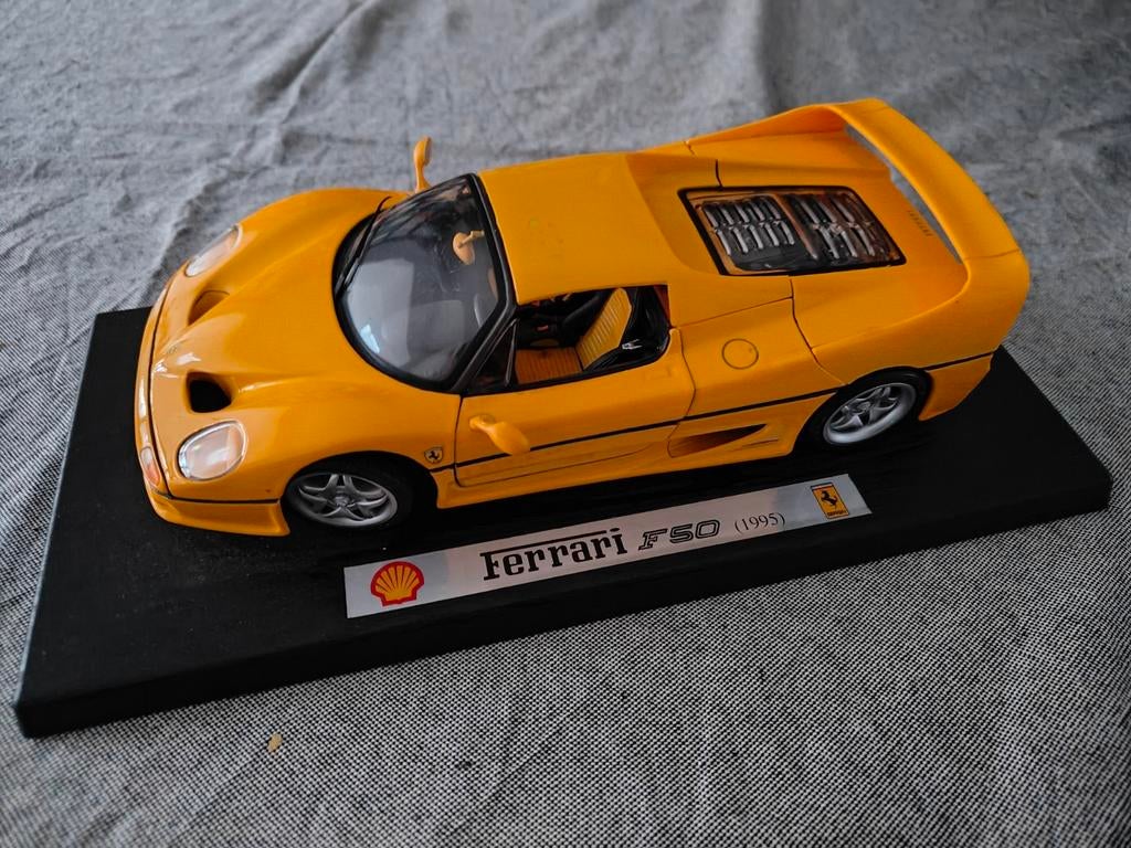 Ferrari F50 1995 (Geel) (30 cm) 1/18 Maisto Shell Collezione, Ophalen of Verzenden, Gebruikt, Auto, Maisto