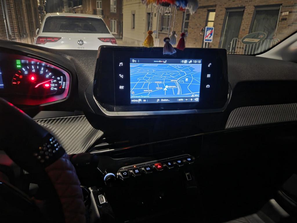 Peugeot 208/BJ 11.2022, Autos, Peugeot, Particulier, Essence, 5 portes, Boîte manuelle, Noir, Enlèvement