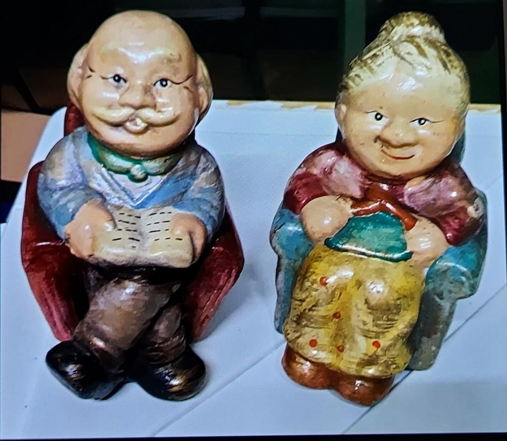 Statue gd père et gd mère tirelire en plâtre, Enlèvement ou Envoi, Comme neuf