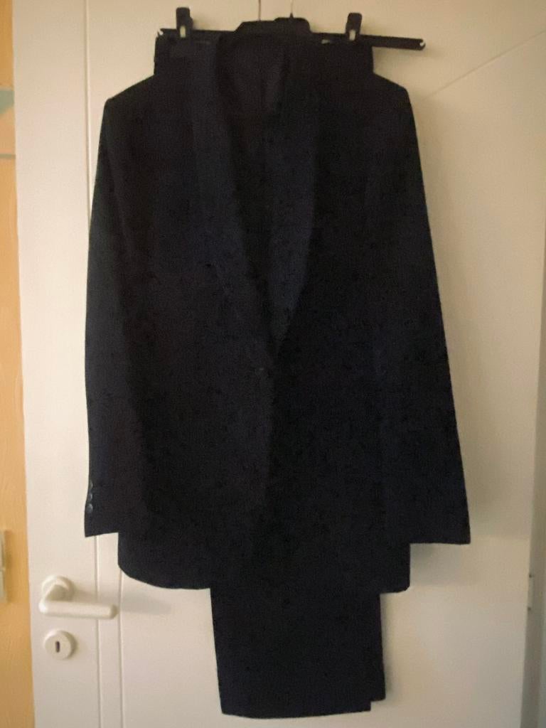 Costume smoking 2 pièces noir pour homme, Vêtements | Hommes, Enlèvement ou Envoi, Comme neuf, Taille 48/50 (M), Noir