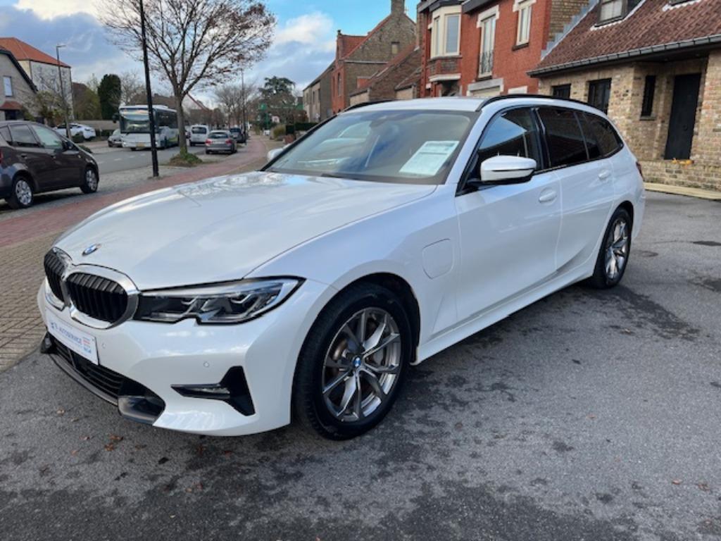 BMW 330e Touring hybride automatique rechargeable, Interruption de démarrage, Achat, Entreprise, Carnet d'entretien