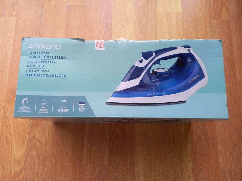 NIEUW DRAADLOOS STRIJKIJZER, Elektronische apparatuur, Strijkijzers en Strijkplanken, Ophalen of Verzenden, Draadloos strijkijzer