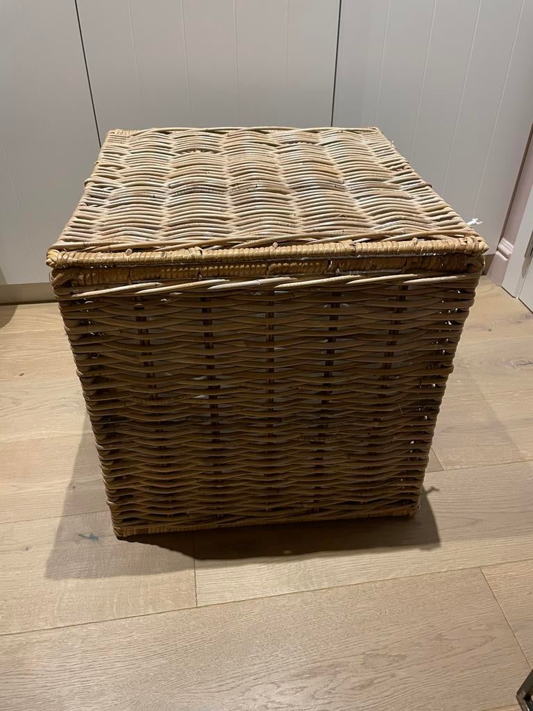 Rotan wasmand, Ophalen, Gebruikt, Mand, Vierkant