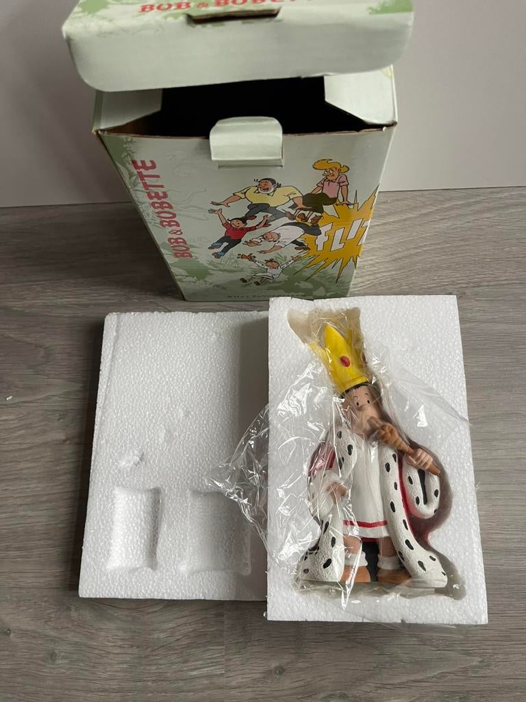 Suske en wiske SW 087 koningin Wiske parastone, Verzamelen, Ophalen of Verzenden, Suske en Wiske, Nieuw, Beeldje of Figuurtje