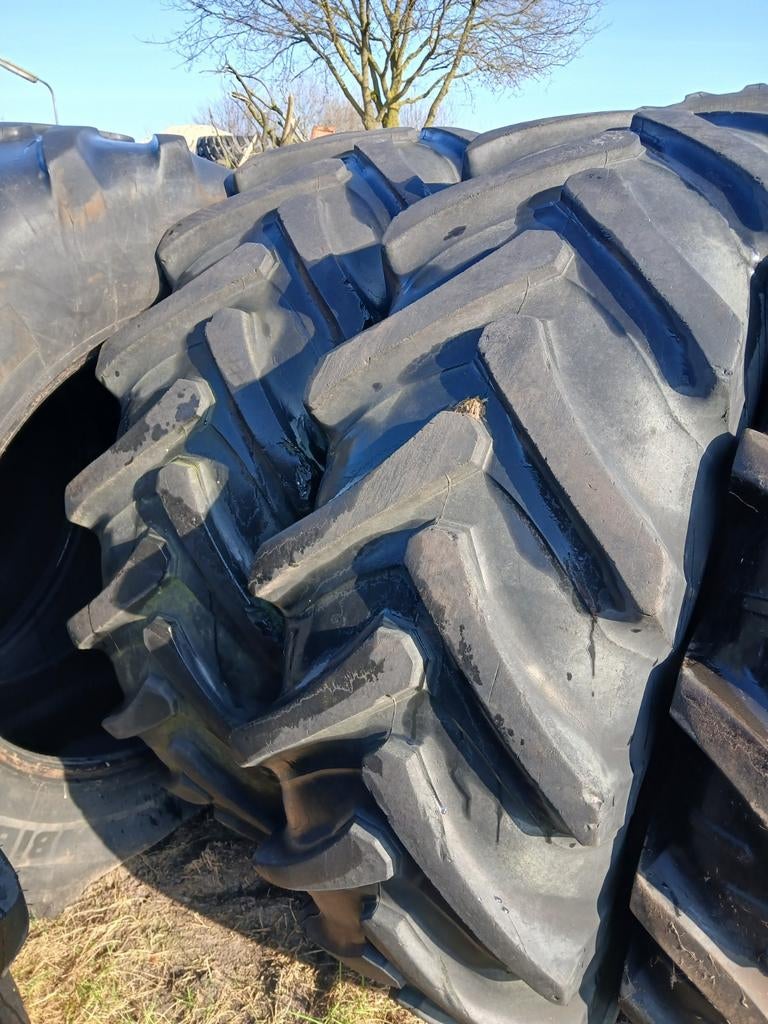 pneus variés. michelin vredestein trelleborg bkt pirelli, Articles professionnels, Enlèvement