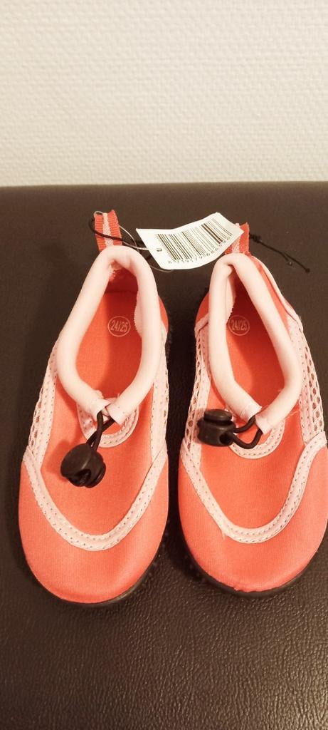 Chaussure  d eau  nouvelle 24/25, Sports nautiques & Bateaux, Enlèvement, Neuf