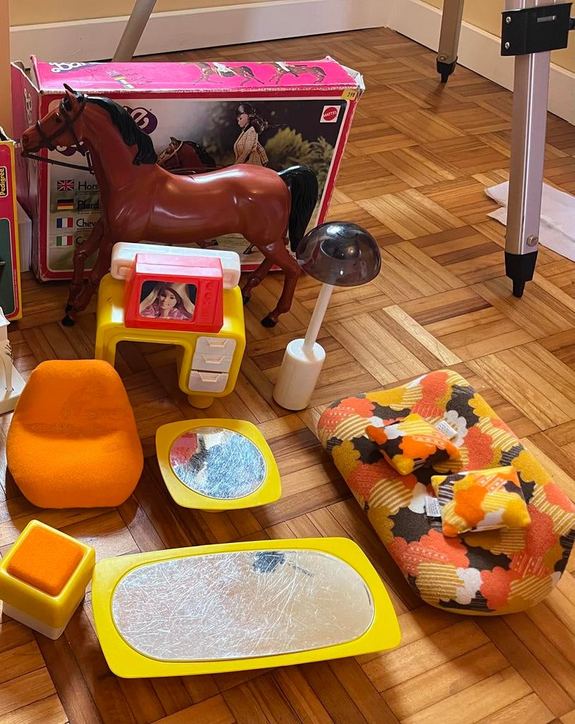 Jouets anciens Barbie living room and horse 70’, Enlèvement, Utilisé, Accessoires