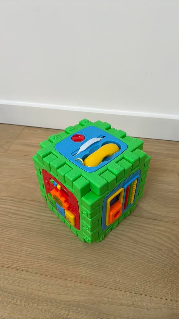 Kubus activiteiten, Kinderen en Baby's, Ophalen, Zo goed als nieuw