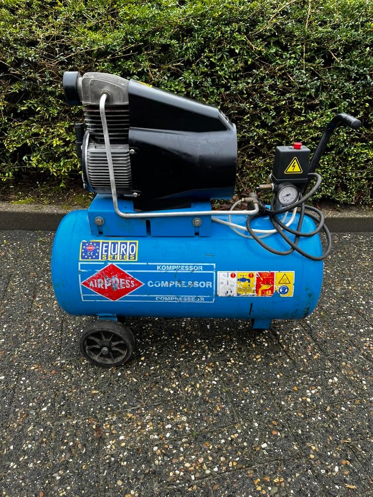 Airpress compressor, Enlèvement, Utilisé