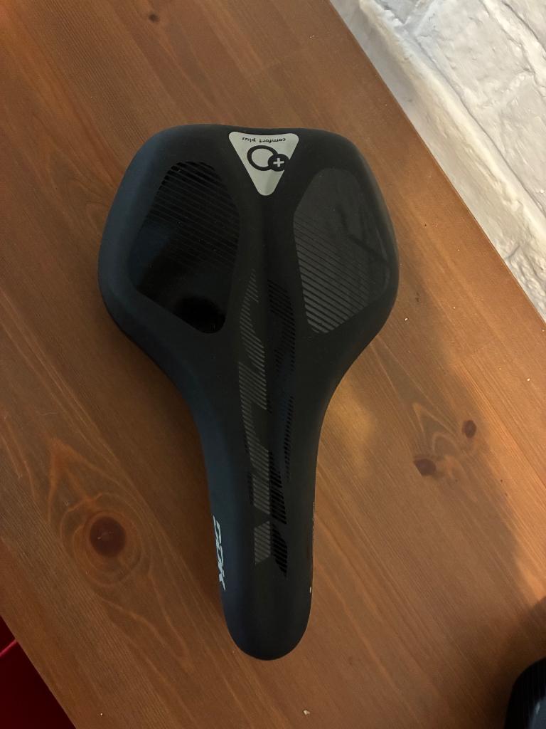 Ddk Comfort+ E-city Zadel Zwart 173 mm Man,Vrouw, Ophalen of Verzenden, Zo goed als nieuw, Zadel