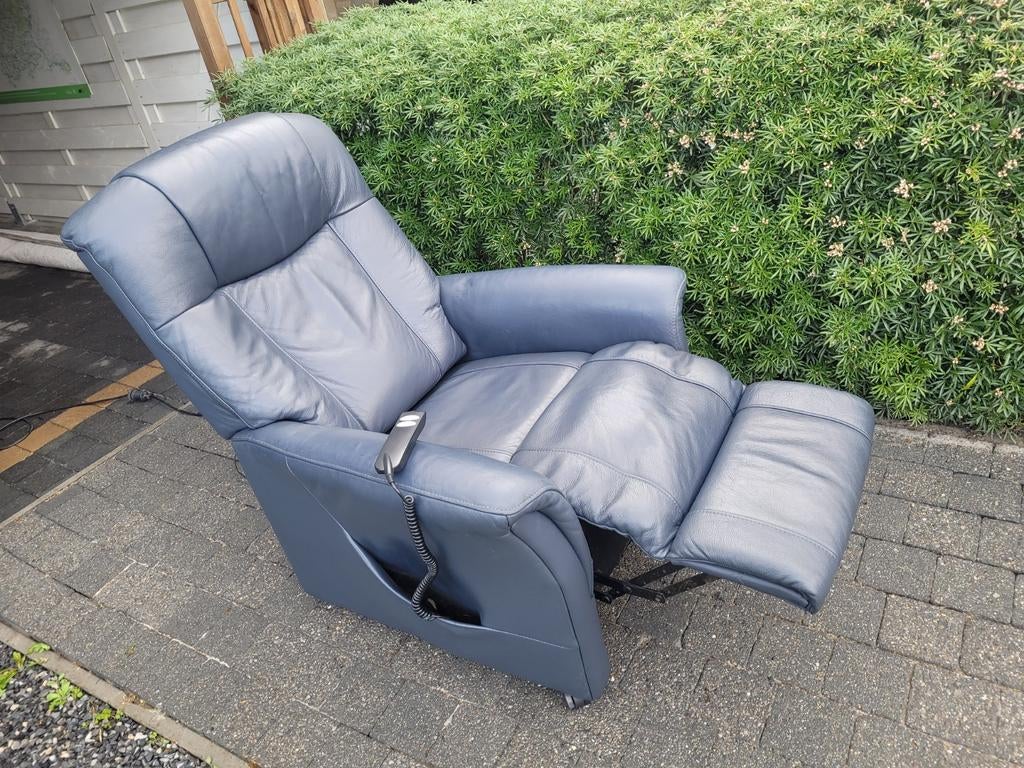 Blauwe (Sta op stoel) elektrische stoel, Ophalen