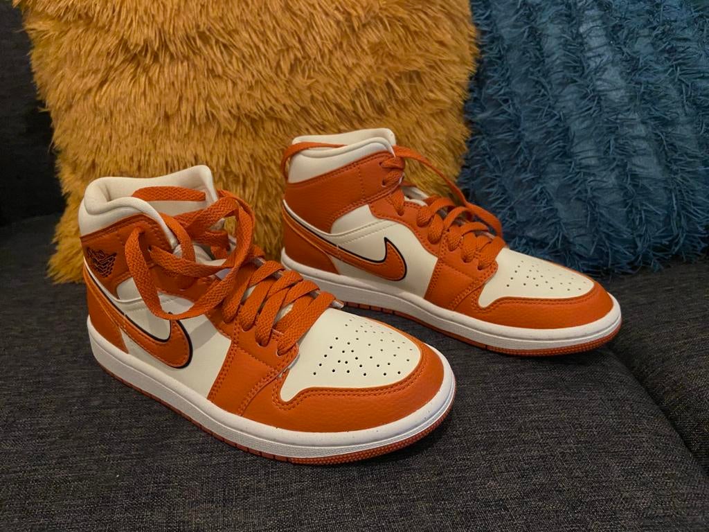 Nike air jordan 1 mid taille 36, Neuf, Garçon ou Fille, Enlèvement ou Envoi, Autres types