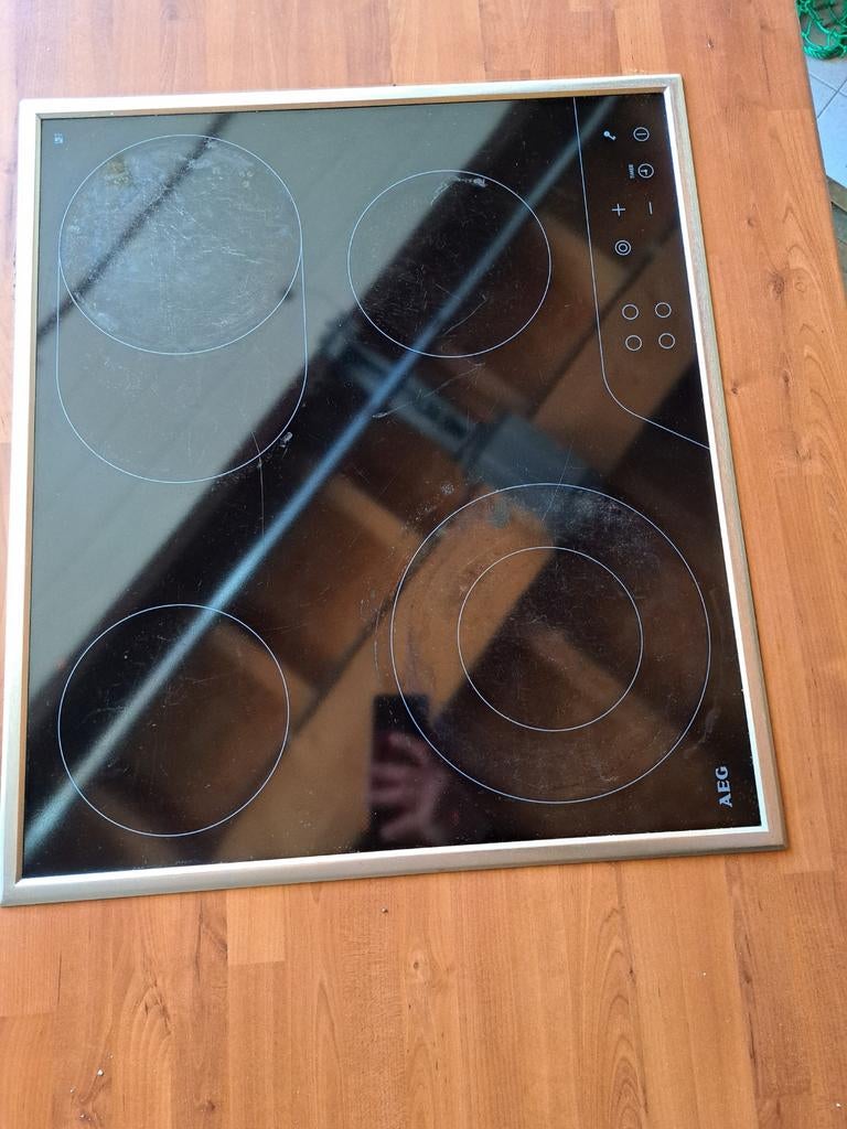 Plaque (taque) vitrocéramique AEG, Electroménager