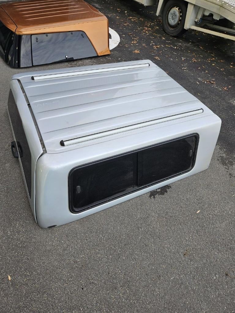 Nissan Navara Hardtop – Grijs, origineel (D40 King Cab), Ophalen