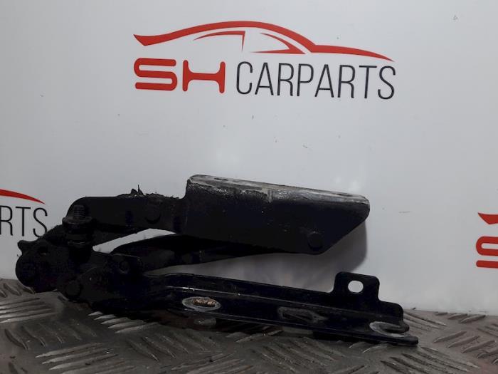 Charnière capot d'un Volkswagen Golf, Autos : Pièces & Accessoires, Volkswagen, -, 3 mois de garantie, Utilisé