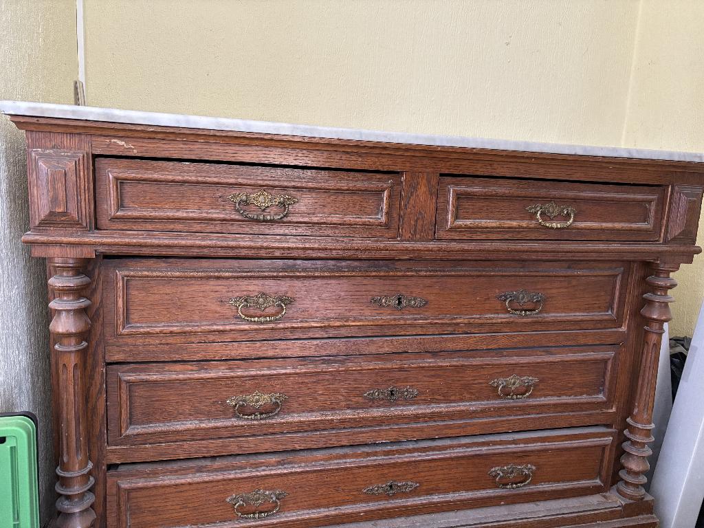 Te koop dressoir met marmeren plank, Antiek en Kunst, Ophalen