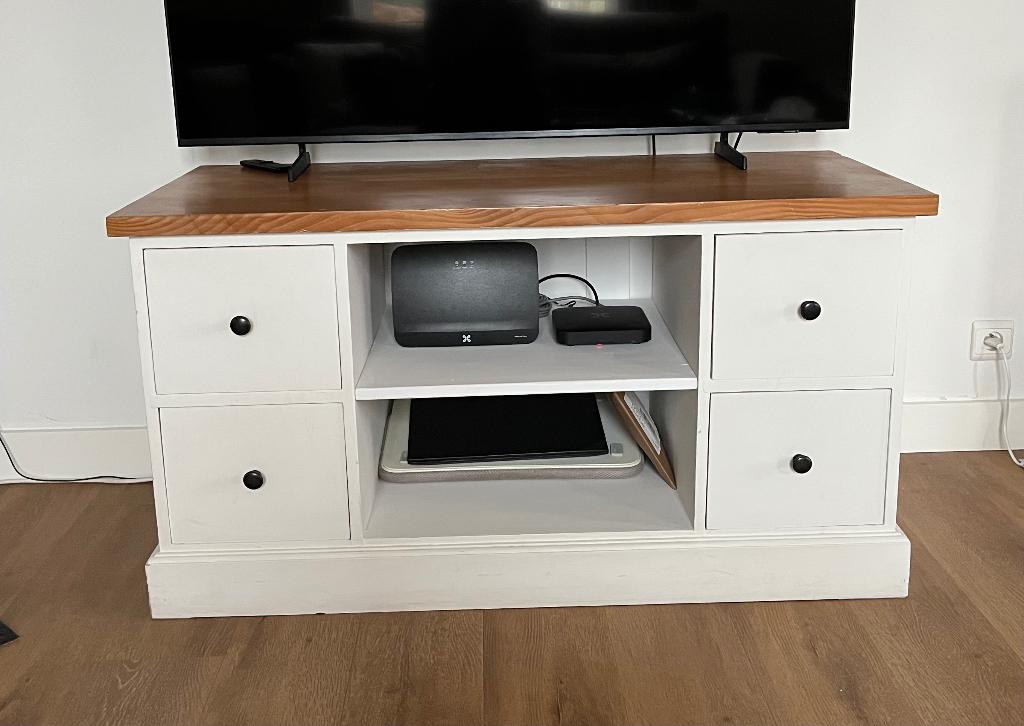 Tv meubel in massief hout (grenen), Huis en Inrichting, Ophalen, Gebruikt, 100 tot 150 cm, Landelijk