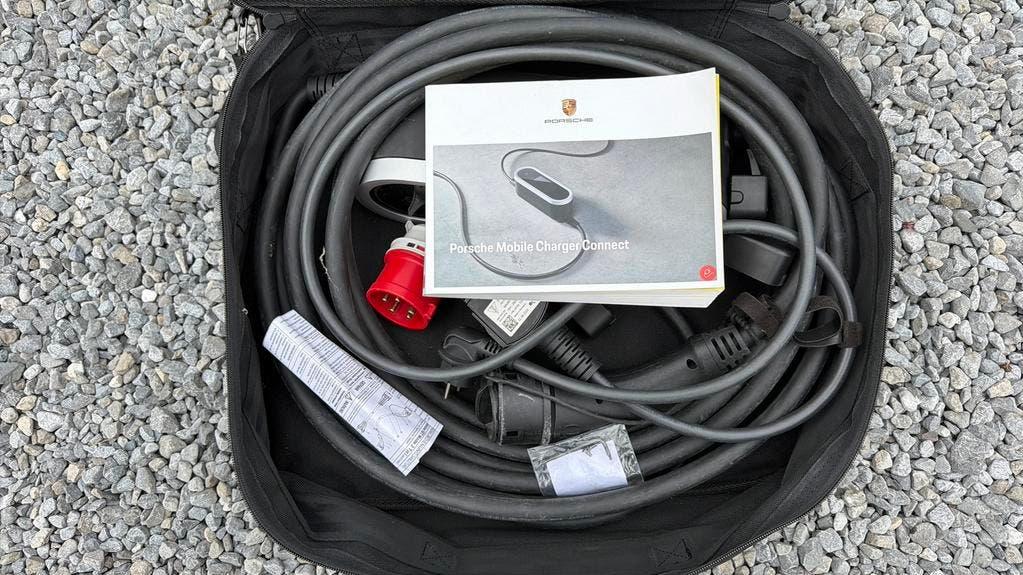 Porsche Mobile Charger Connect avec support mural, Autos : Divers, Bornes de recharge, Enlèvement, Comme neuf