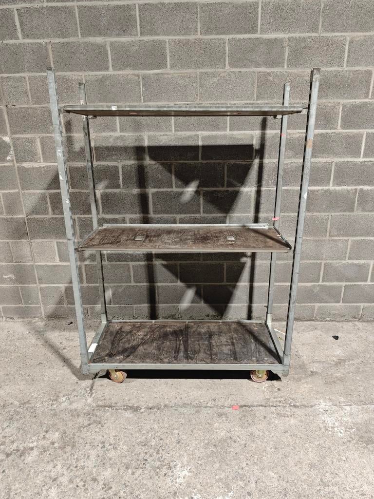 Chariots plantes , cc , chariots danois, chariots fleuriste