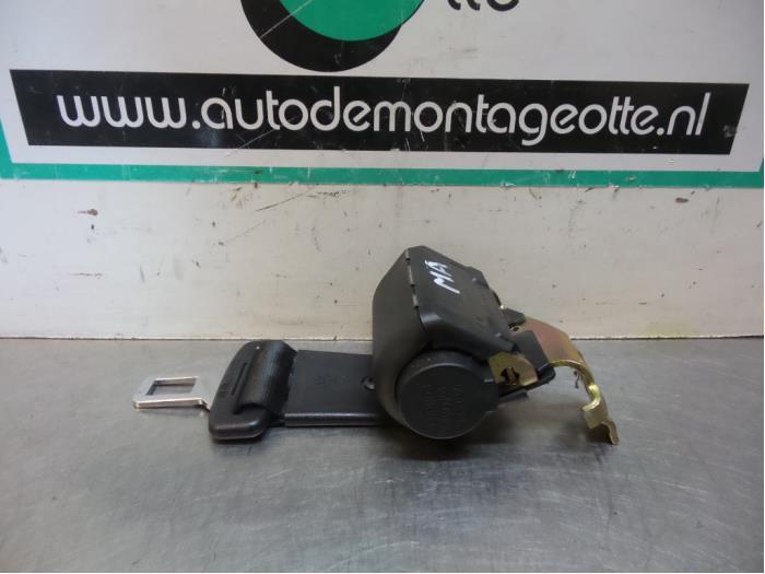 Ceinture de sécurité arrière centre d'un Volkswagen Passa, Volkswagen, -, 3 mois de garantie, Utilisé