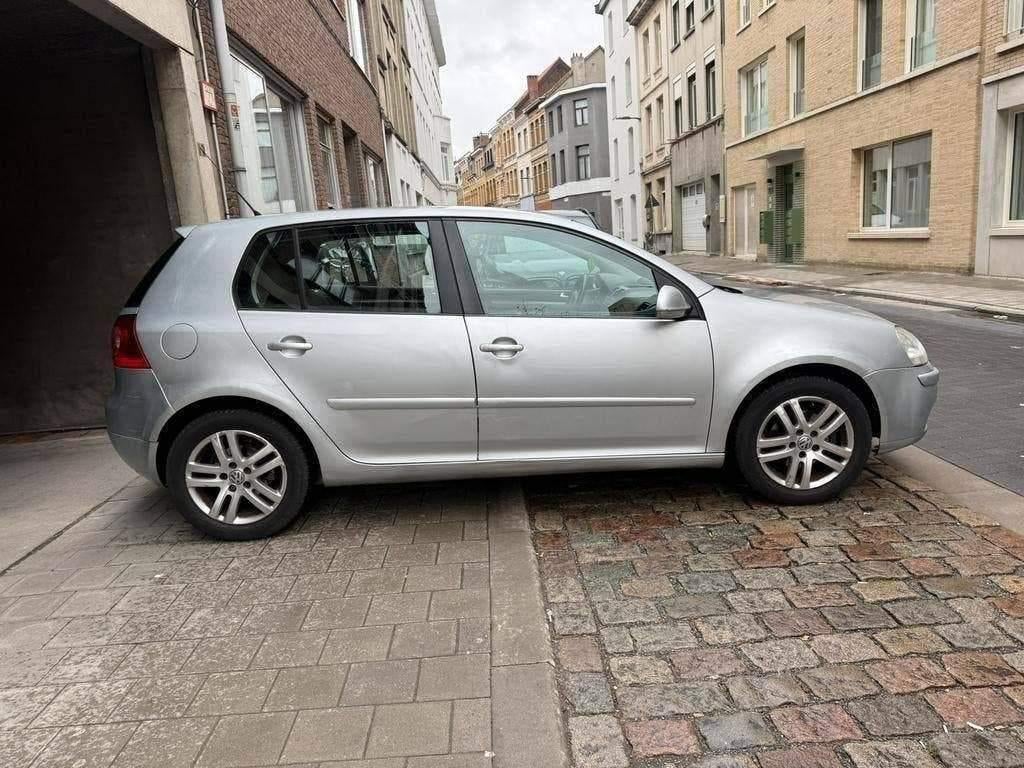VOLKSWAGEN GOLF V / 1.4 BENZINE / AIRCO, Auto's, Voorwielaandrijving, 1228 kg, Stof, Zwart