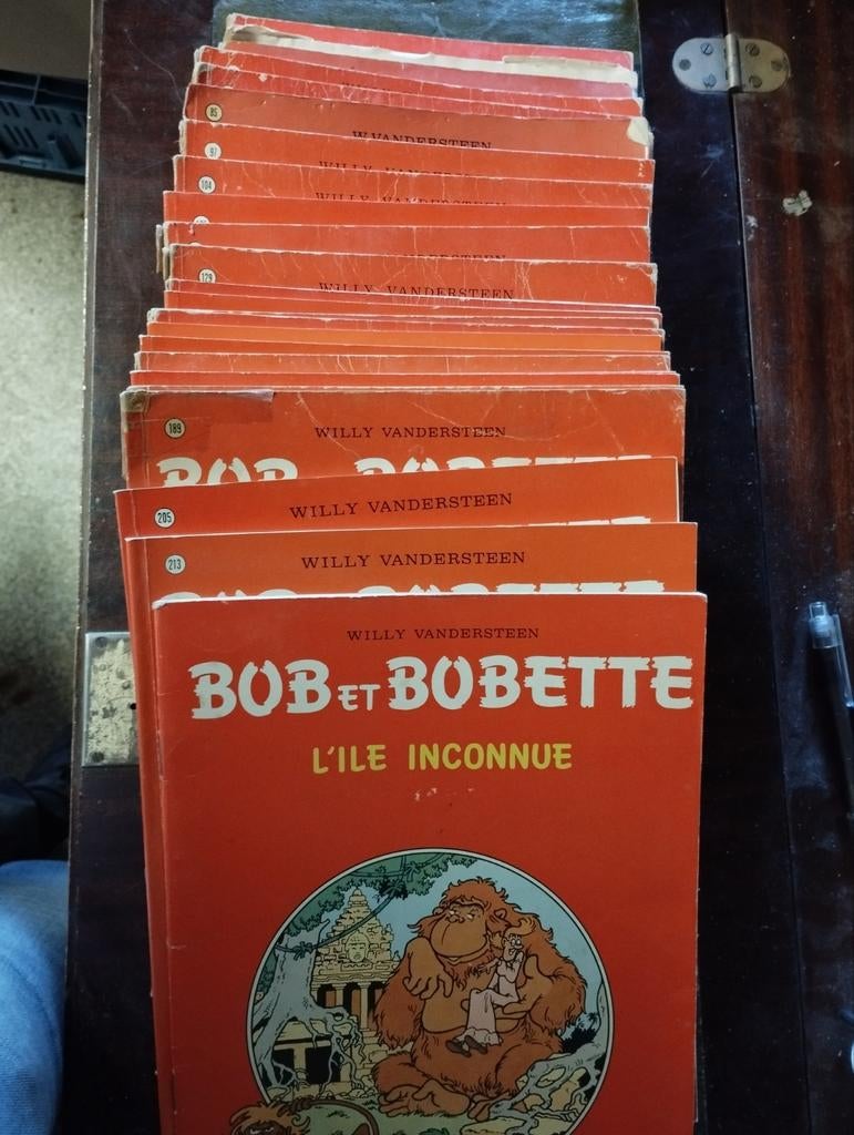 Lot de BD « Bob et Bobette », Enlèvement