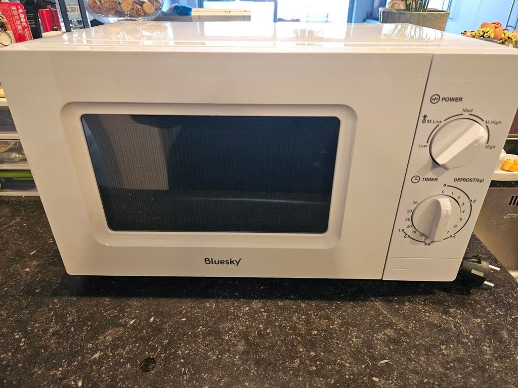 Bluesky microgolfoven, Elektronische apparatuur, Microgolfovens, Ophalen, Gebruikt, Draaiplateau, Vrijstaand