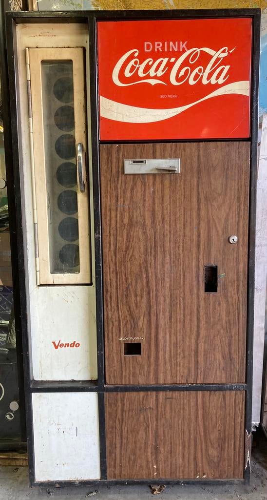 Coca Cola automaat, Ophalen