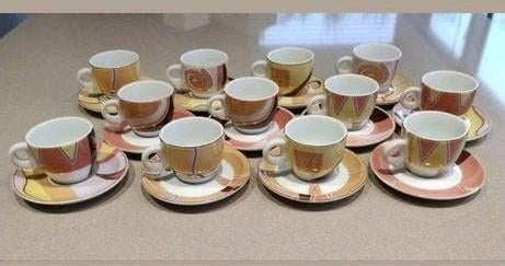12 expresso tassen + ondertassen, Ophalen