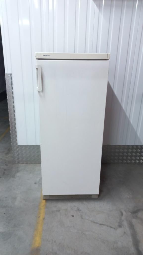 Koelkast / vriezer van Miele werkt perfect, Elektronische apparatuur, Koelkasten en IJskasten, Gebruikt, Met aparte vriezer, 150 tot 200 liter