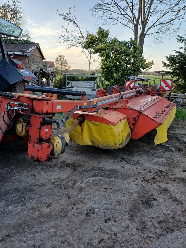 Maaier niemeyer, Enlèvement