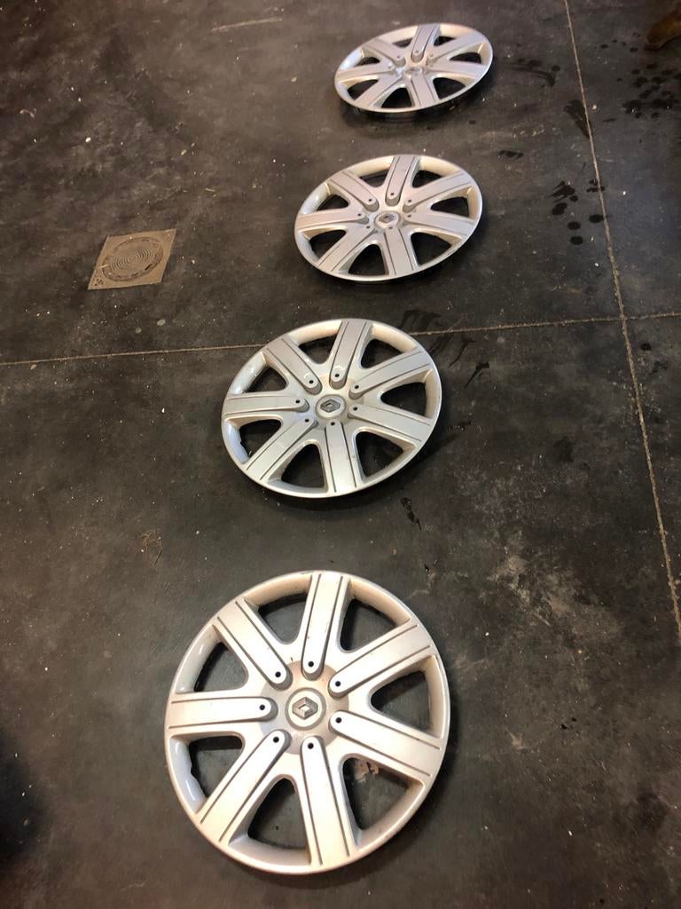 Enjoliveurs Renault 16 pouces – pour pneus 205 – bon état, Autos : Divers, Enjoliveurs, Enlèvement, Utilisé