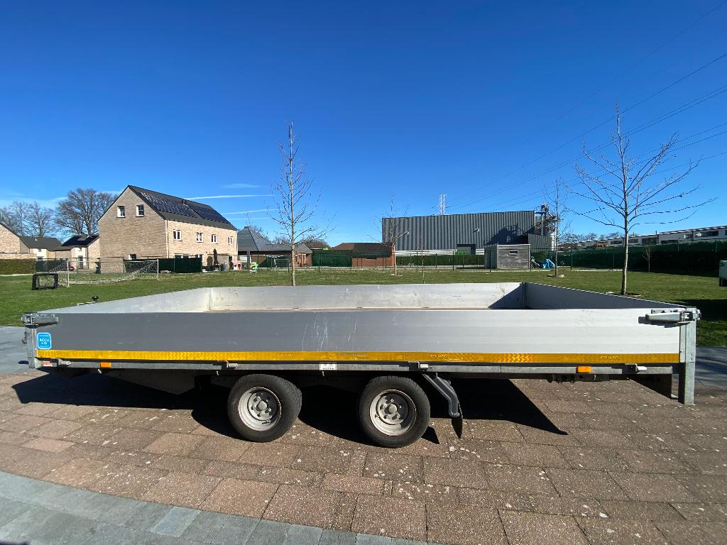 Plateau aanhangwagen Eduard 406/200, Ophalen