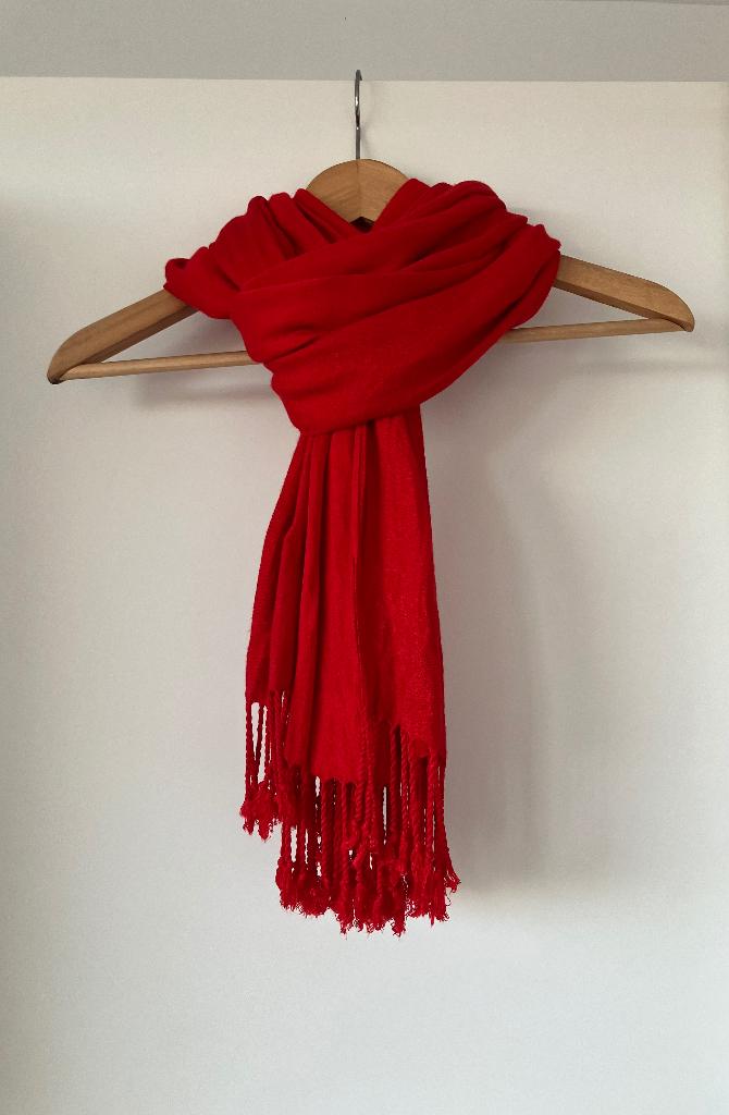 Rode Cashmere sjaal, Maat 38/40 (M), Nieuw, Ophalen of Verzenden, Pashmina