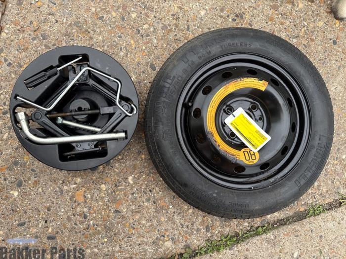 Kit de cric + Roue de secours d'un Ford KA, -, -, 3 mois de garantie, -