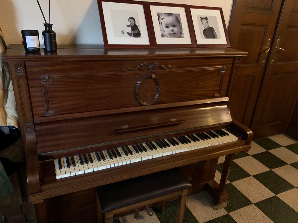 Bruine niet-gestemde piano, Muziek en Instrumenten, Piano's, Ophalen, Gebruikt, Bruin, Piano